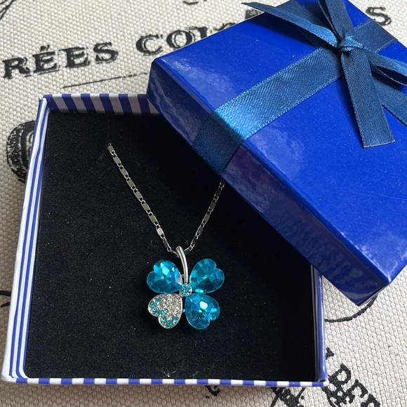 NIB four leaf clover pendant for good luck - Picture 7 of 7